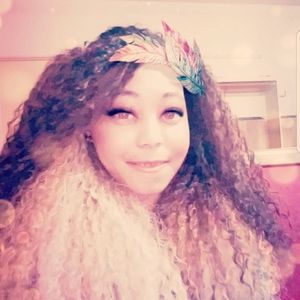 Meet your Posher, Monique